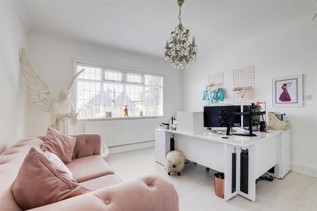 Westdale Lane, Mapperley, Nottinghamshire, NG3 6ES