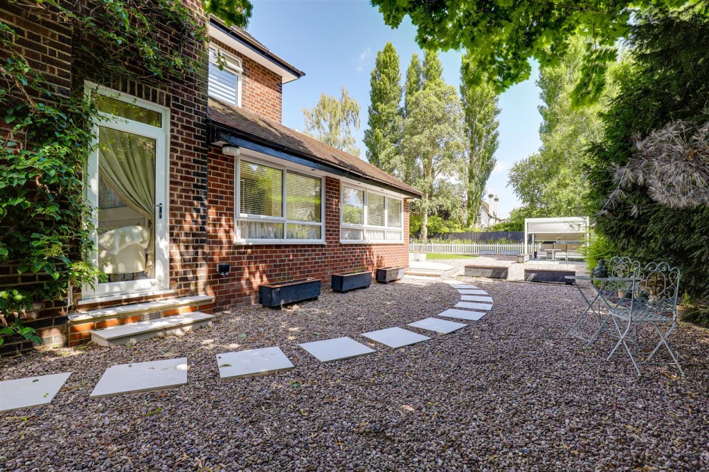 Westdale Lane, Mapperley, Nottinghamshire, NG3 6ES