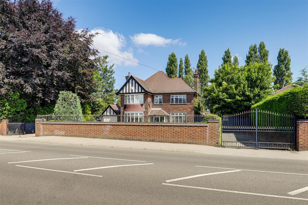 Westdale Lane, Mapperley, Nottinghamshire, NG3 6ES