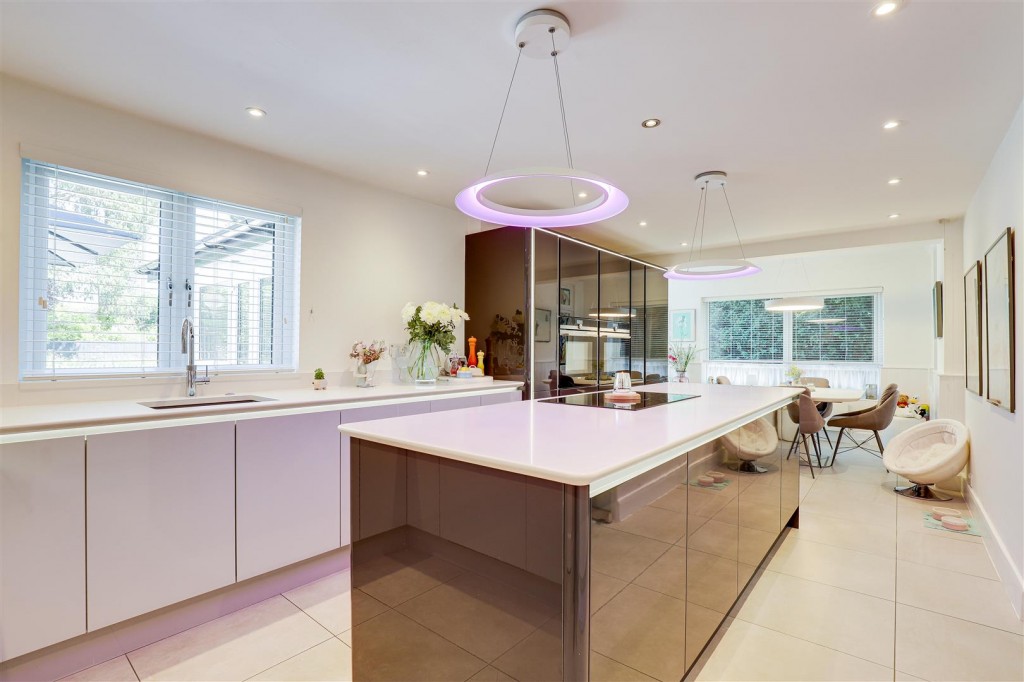Westdale Lane, Mapperley, Nottinghamshire, NG3 6ES