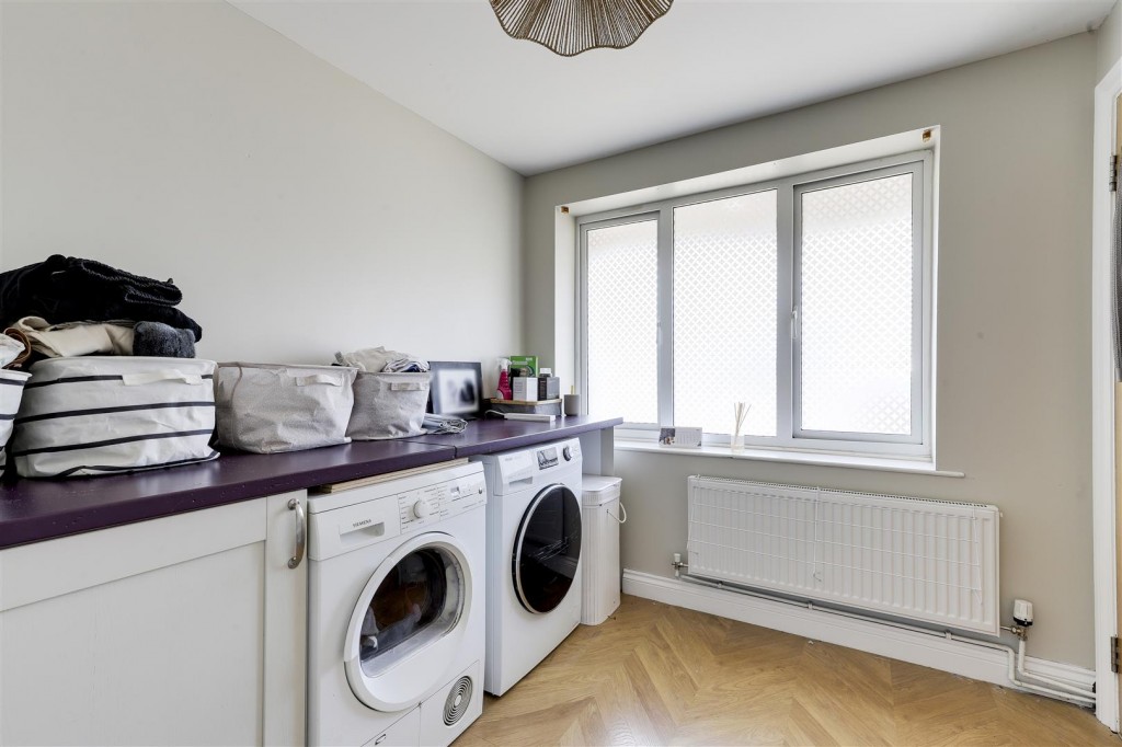 Grace Drive, Nottingham, Nottinghamshire, NG8 5AG
