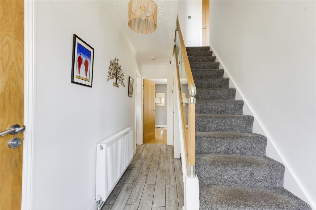 Grace Drive, Nottingham, Nottinghamshire, NG8 5AG