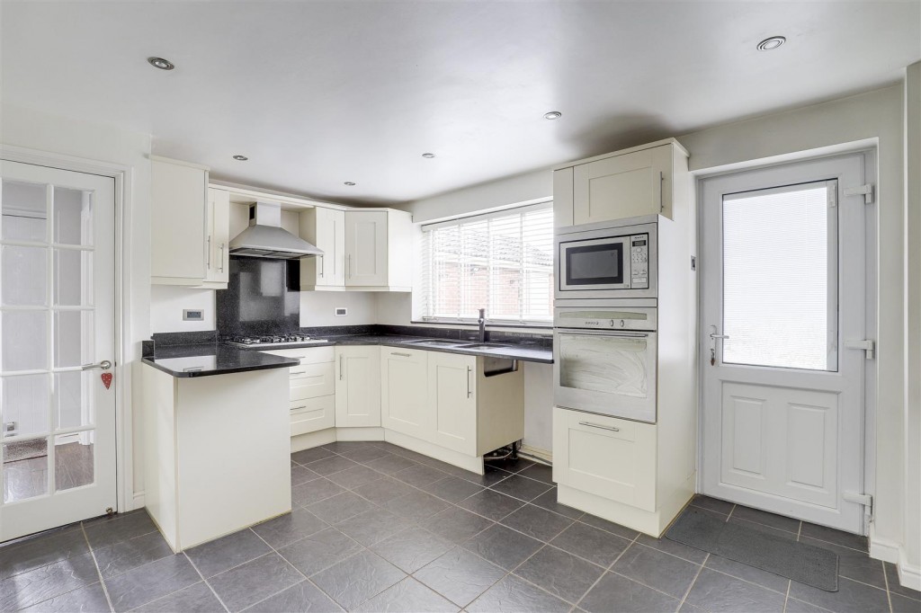 Penmoor Close, Long Eaton, Derbyshire, NG10 3RH
