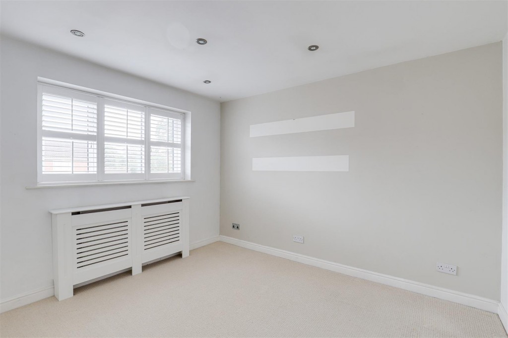 Penmoor Close, Long Eaton, Derbyshire, NG10 3RH