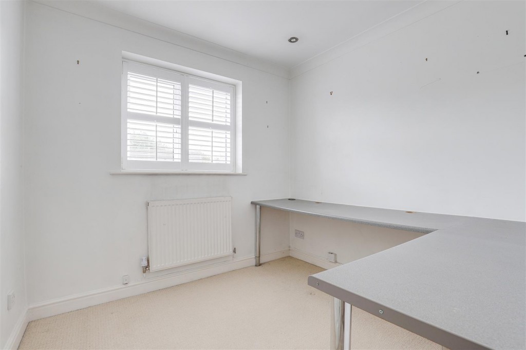Penmoor Close, Long Eaton, Derbyshire, NG10 3RH