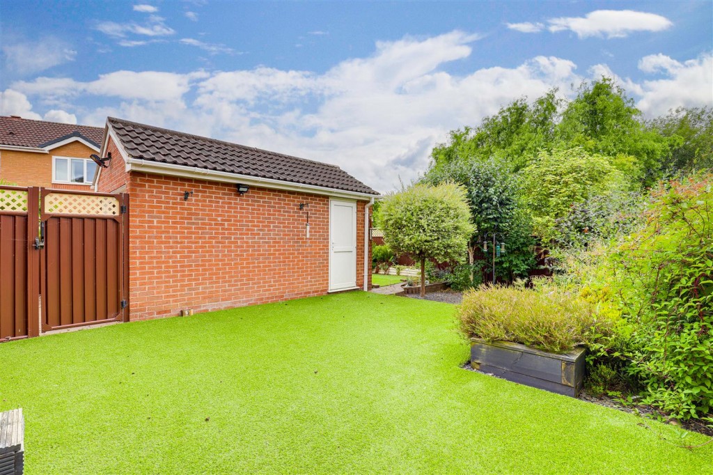 Penmoor Close, Long Eaton, Derbyshire, NG10 3RH