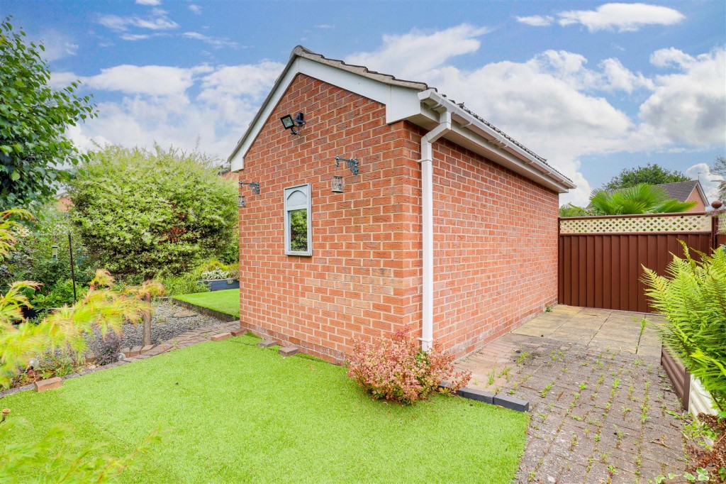 Penmoor Close, Long Eaton, Derbyshire, NG10 3RH