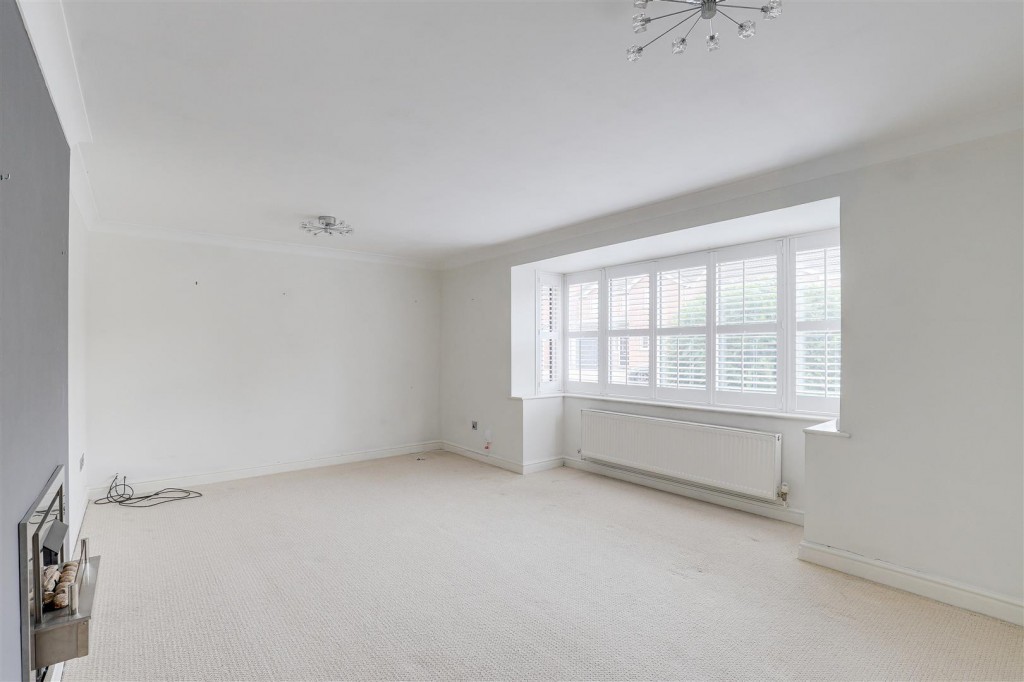Penmoor Close, Long Eaton, Derbyshire, NG10 3RH