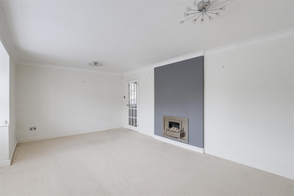 Penmoor Close, Long Eaton, Derbyshire, NG10 3RH