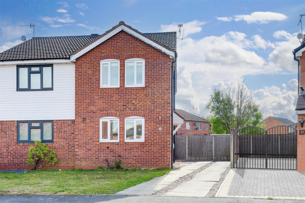Tewkesbury Road, Long Eaton, Derbyshire, NG10 1PP