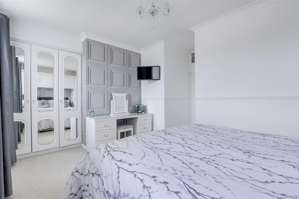 Hawksley Gardens, Clifton, Nottinghamshire, NG11 8SU