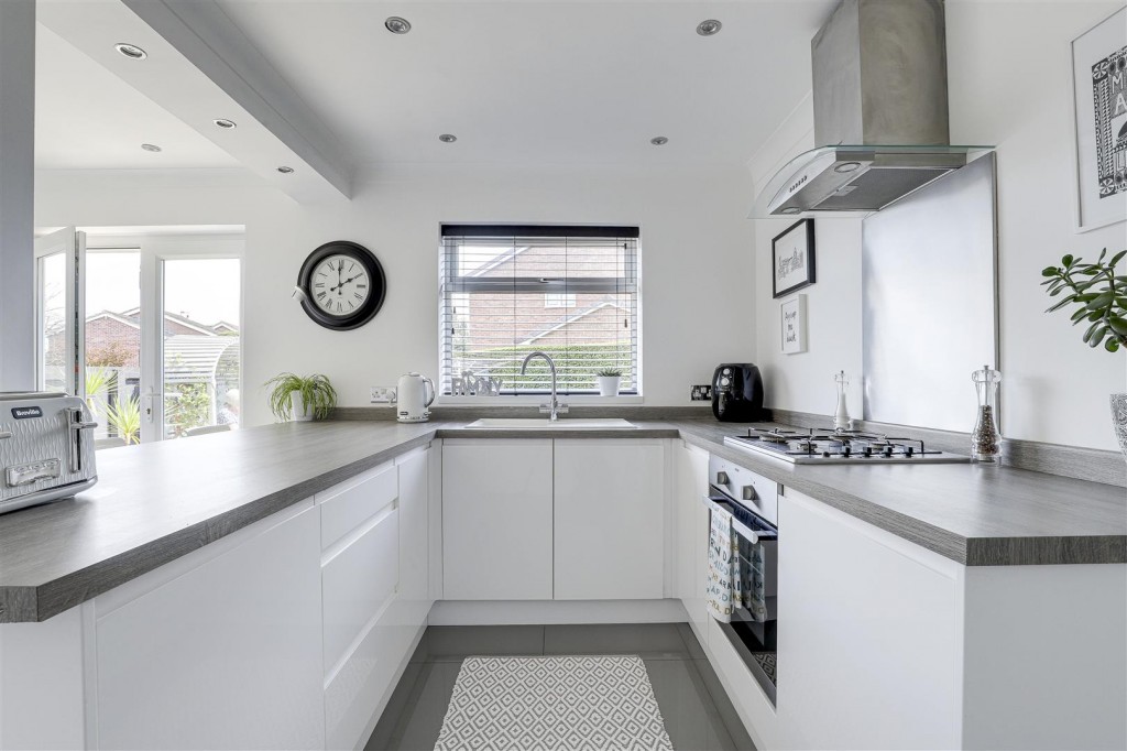 Hawksley Gardens, Clifton, Nottinghamshire, NG11 8SU