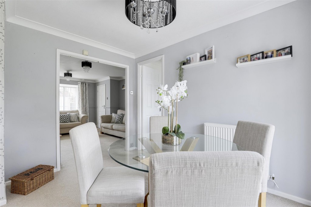 Hawksley Gardens, Clifton, Nottinghamshire, NG11 8SU