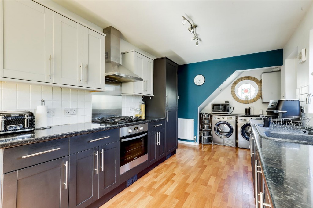 Claremont Avenue, Hucknall, Nottinghamshire, NG15 6EE