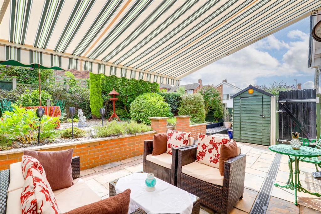 Dorket Close, Arnold, Nottinghamshire, NG5 8ET