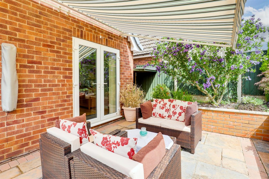 Dorket Close, Arnold, Nottinghamshire, NG5 8ET