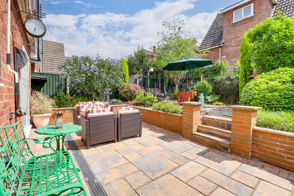Dorket Close, Arnold, Nottinghamshire, NG5 8ET