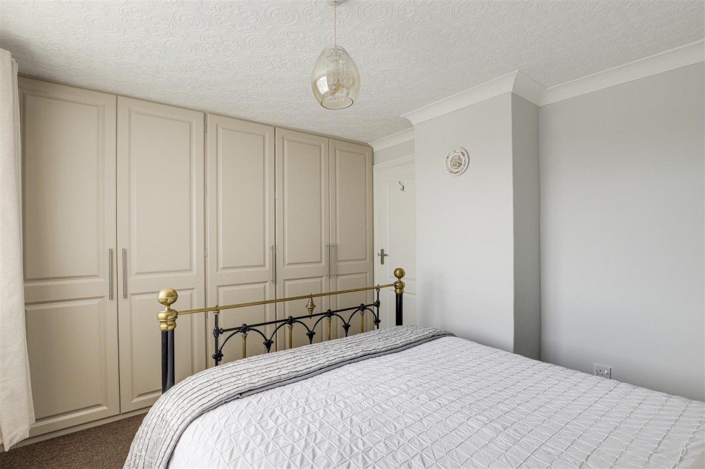 Dorket Close, Arnold, Nottinghamshire, NG5 8ET