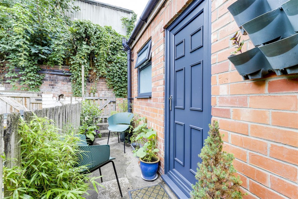 Gladstone Street, Forest Fields, Nottinghamshire, NG7 6HX