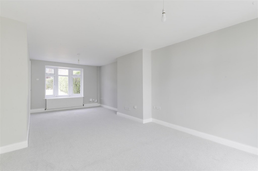 Mountfield Drive, bestwood Park, Nottinghamshire, NG5 5LH