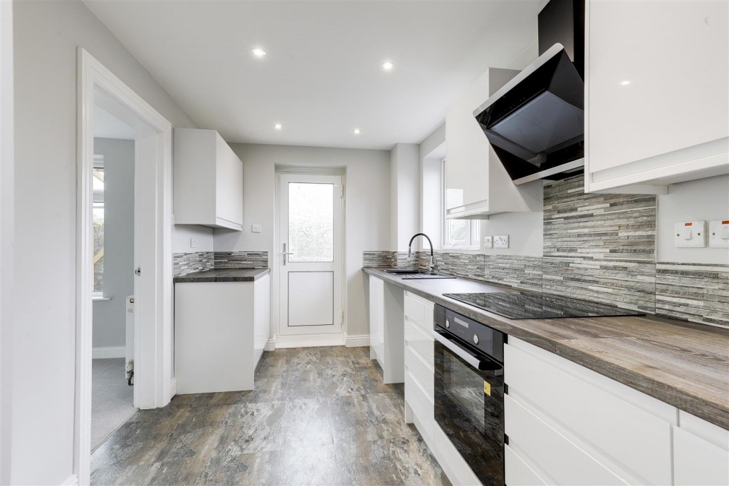 Mountfield Drive, bestwood Park, Nottinghamshire, NG5 5LH