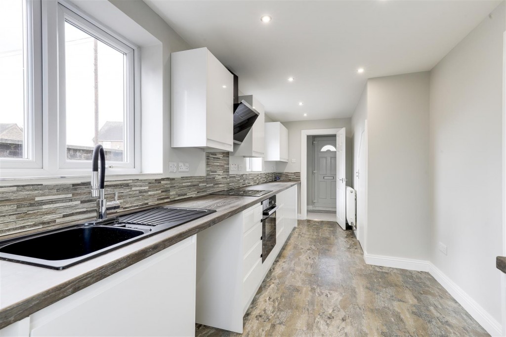 Mountfield Drive, bestwood Park, Nottinghamshire, NG5 5LH