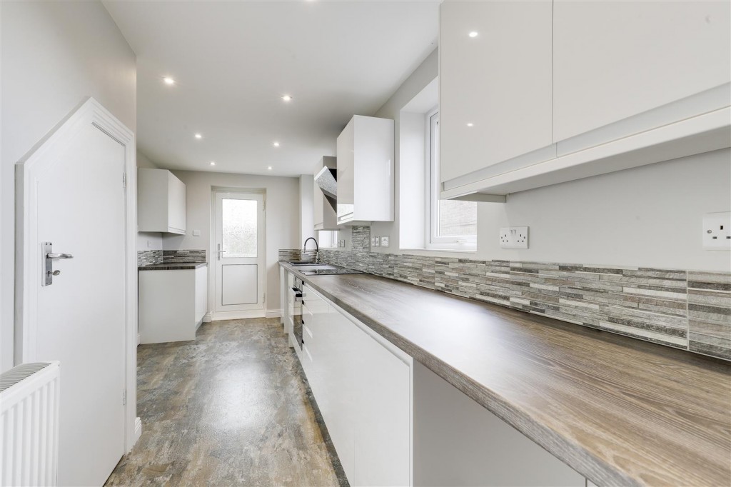 Mountfield Drive, bestwood Park, Nottinghamshire, NG5 5LH