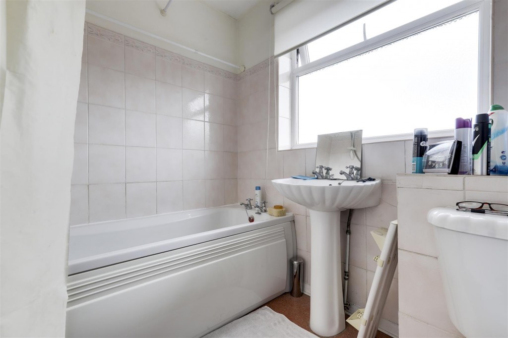 Bakewell Drive, Top Valley, Nottinghamshire, NG5 9AA