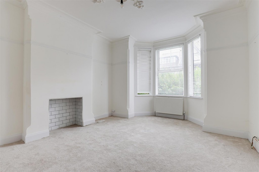 Woodborough Road, Nottinghamshire, NG3 4JJ