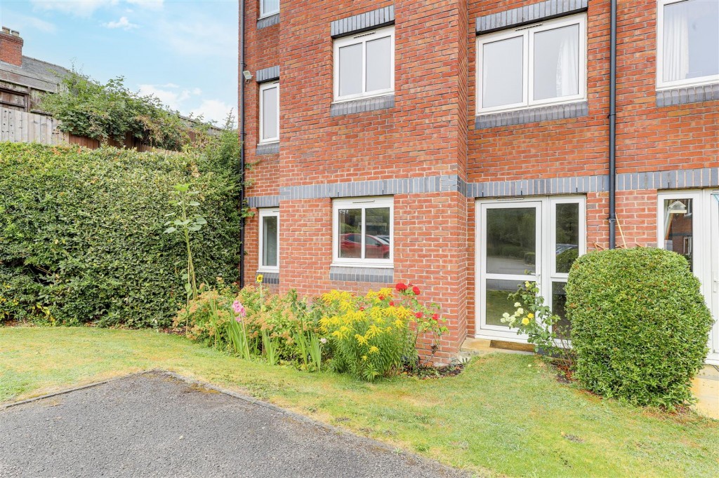 Valley Court, Ribblesdale Road, Nottinghamshire, NG5 3GA