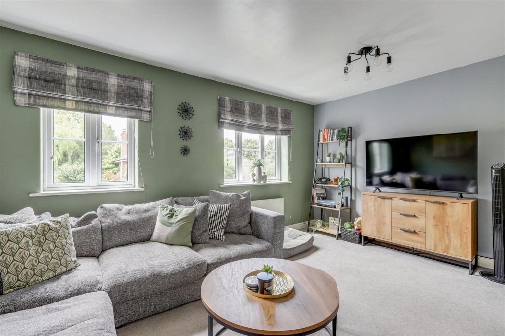 Thales Drive, Arnold, Nottinghamshire, NG5 7NF