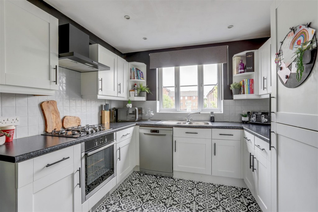 Thales Drive, Arnold, Nottinghamshire, NG5 7NF