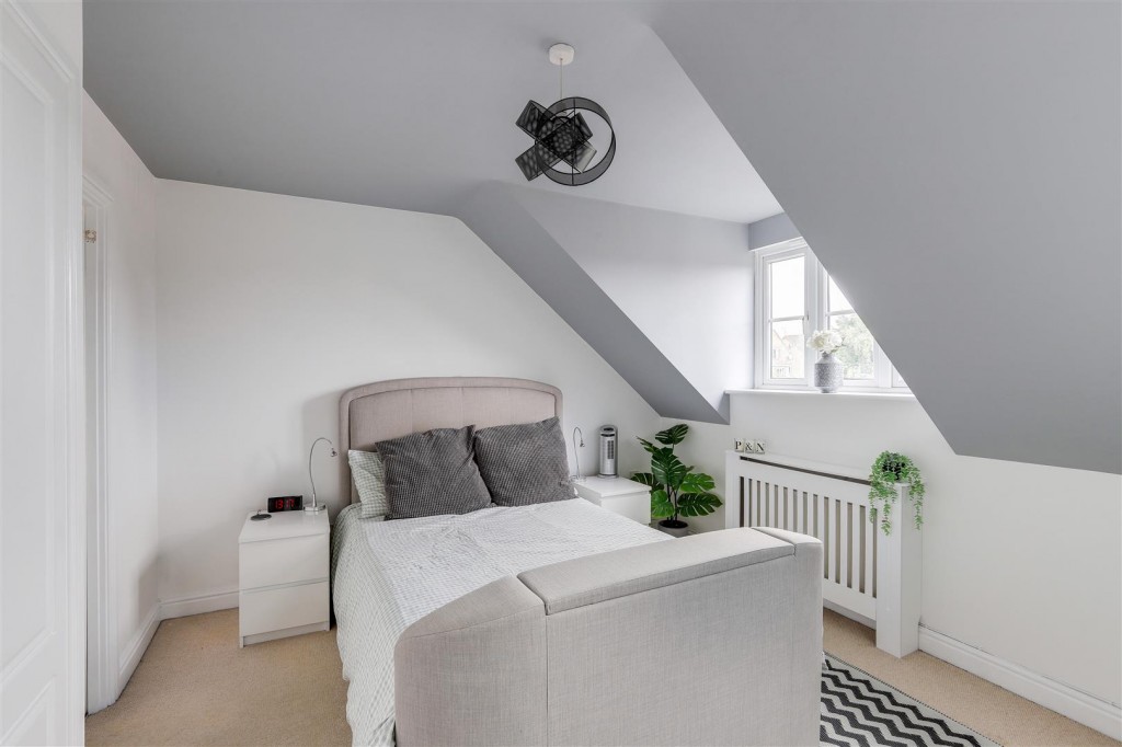 Thales Drive, Arnold, Nottinghamshire, NG5 7NF