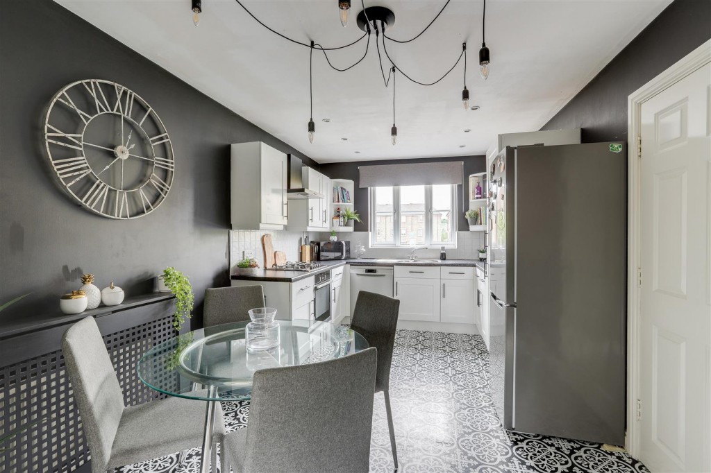 Thales Drive, Arnold, Nottinghamshire, NG5 7NF
