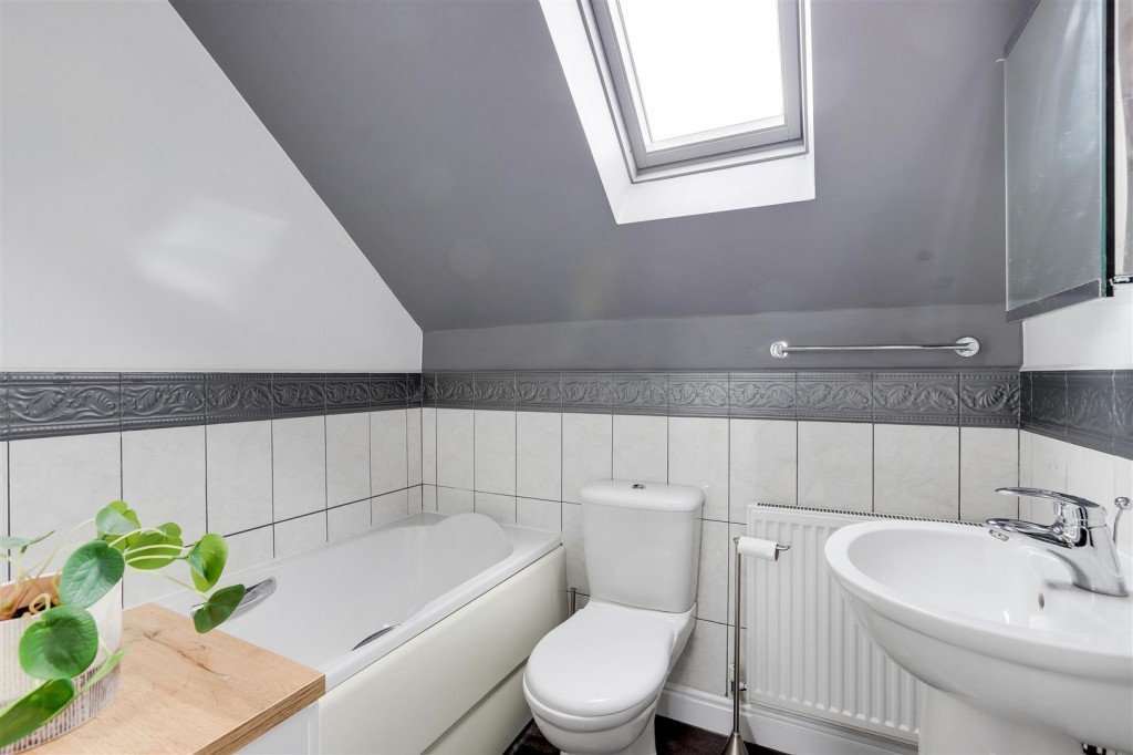 Thales Drive, Arnold, Nottinghamshire, NG5 7NF