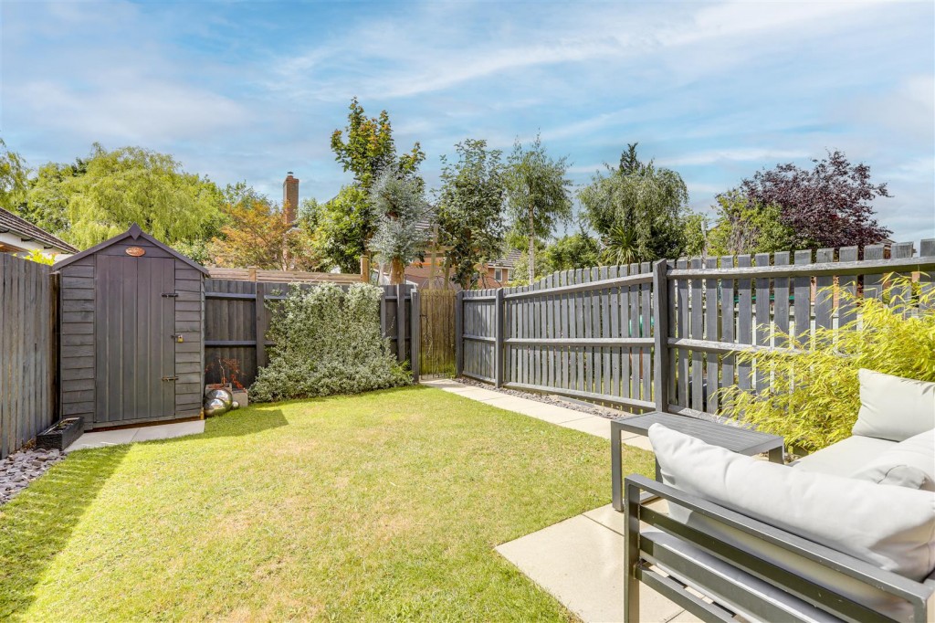 Thales Drive, Arnold, Nottinghamshire, NG5 7NF
