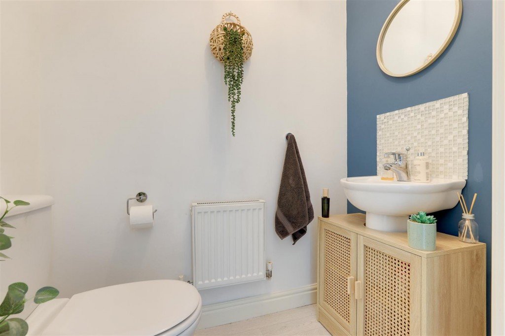 Thales Drive, Arnold, Nottinghamshire, NG5 7NF