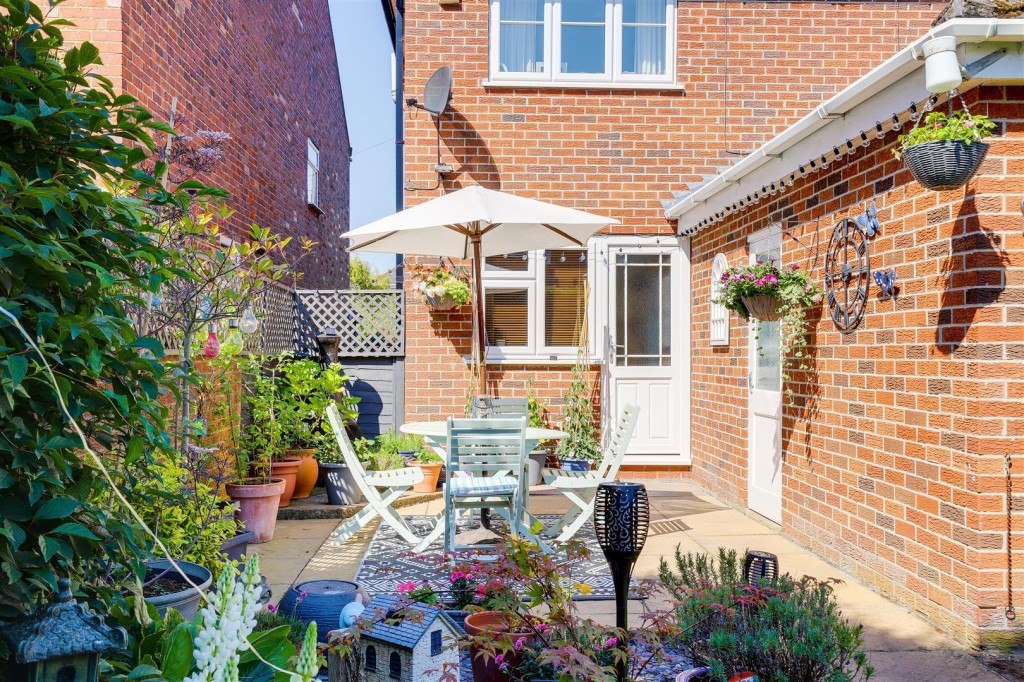 Bostocks Lane, Sandiacre, Nottinghamshire, NG10 5NL