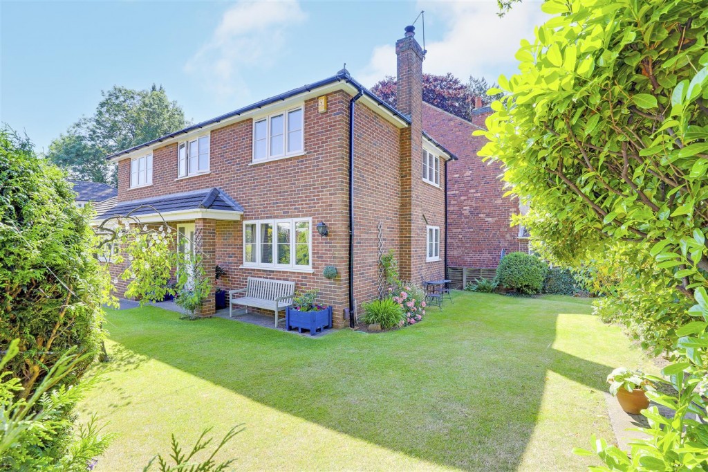 Bostocks Lane, Sandiacre, Nottinghamshire, NG10 5NL