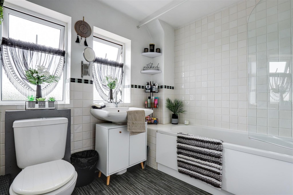 Pedmore Valley, Bestwood, Nottinghamshire, NG5 5NN