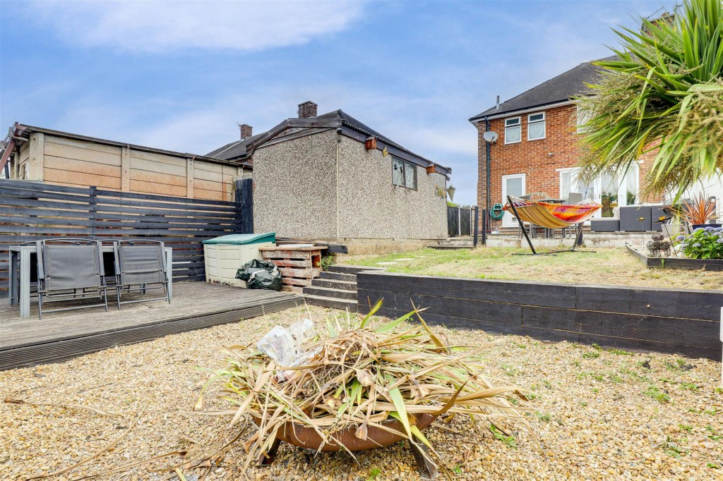 Pedmore Valley, Bestwood, Nottinghamshire, NG5 5NN