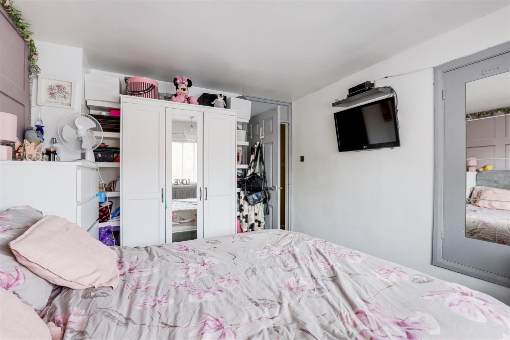 Pedmore Valley, Bestwood, Nottinghamshire, NG5 5NN