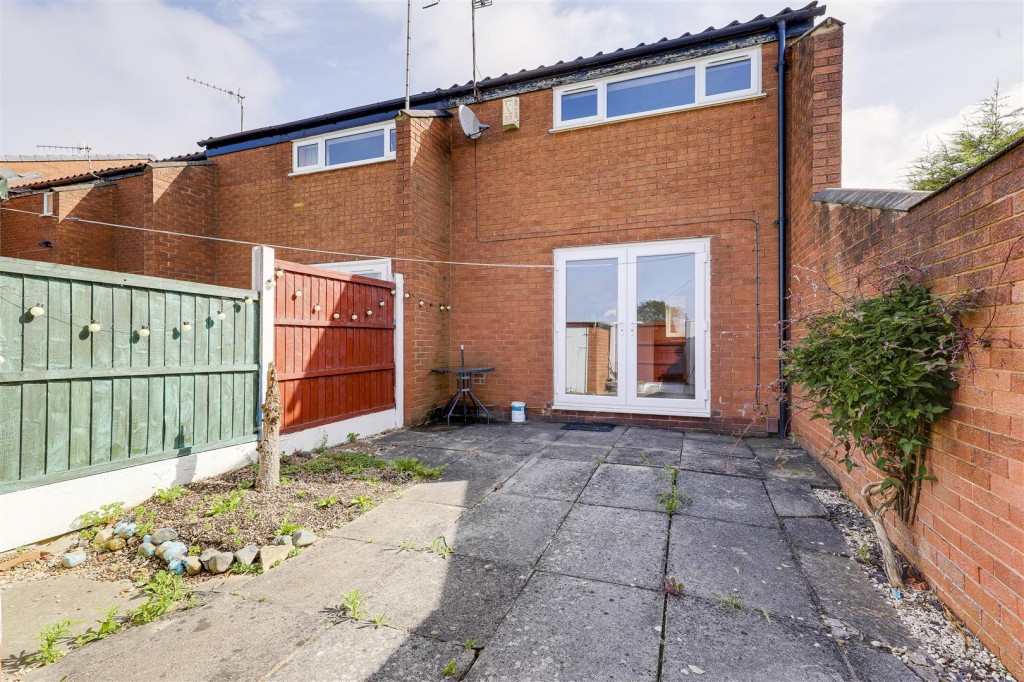 Rushmere Walk, Arnold, Nottinghamshire, NG5 6SH