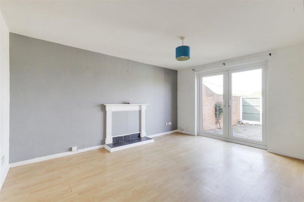 Rushmere Walk, Arnold, Nottinghamshire, NG5 6SH