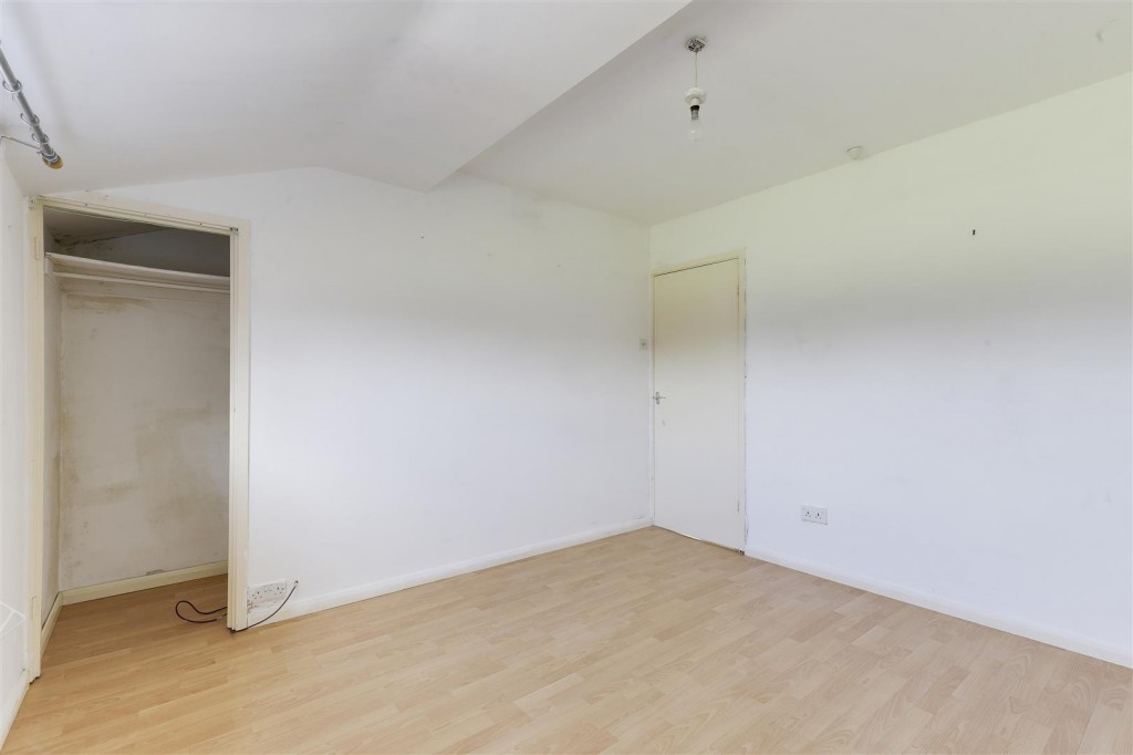 Rushmere Walk, Arnold, Nottinghamshire, NG5 6SH