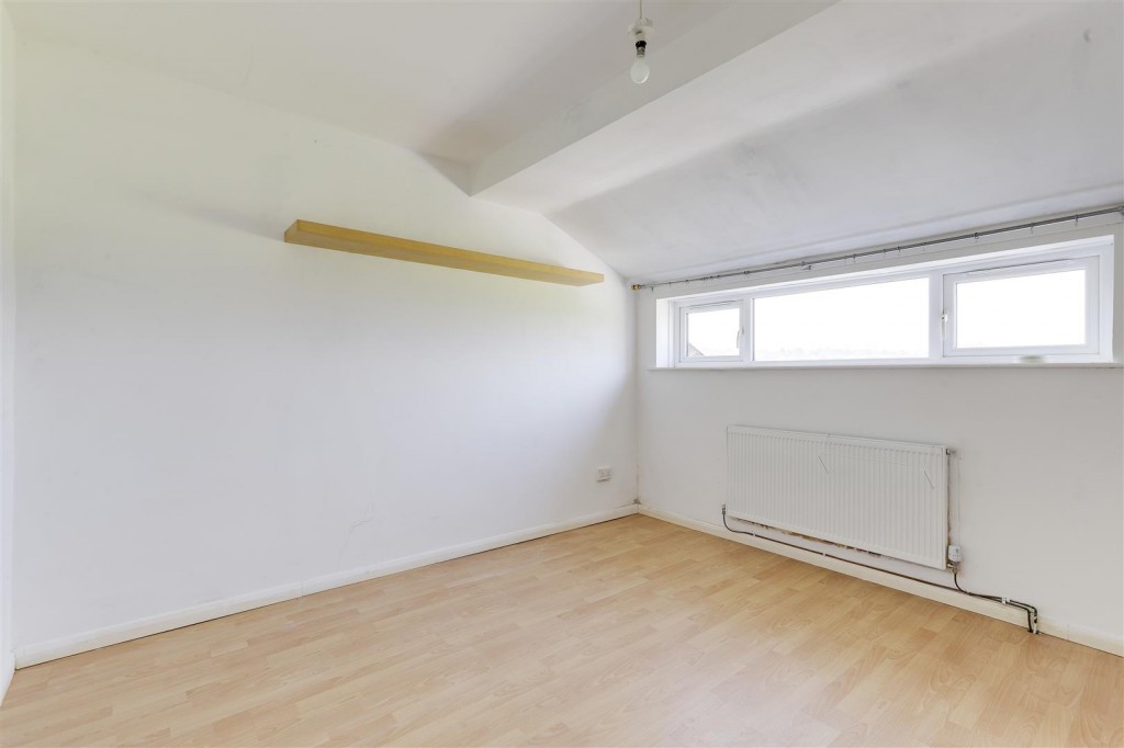 Rushmere Walk, Arnold, Nottinghamshire, NG5 6SH