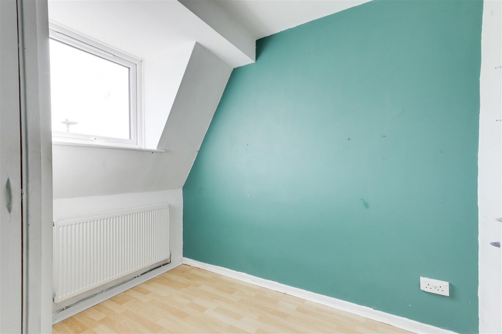 Rushmere Walk, Arnold, Nottinghamshire, NG5 6SH