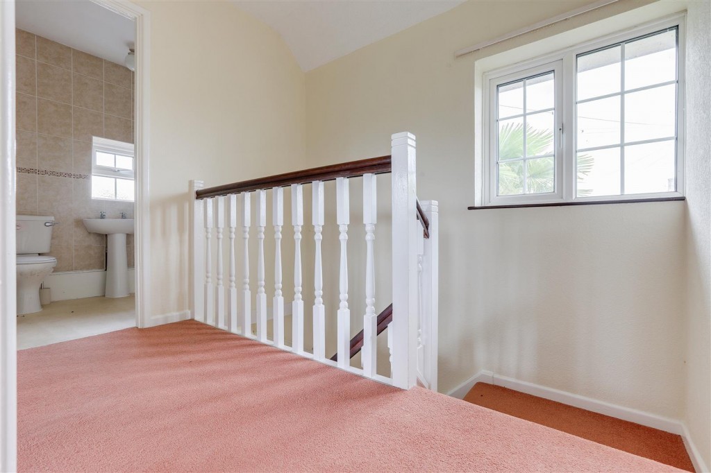 Park Avenue East, Keyworth, Nottinghamshire, NG12 5JZ