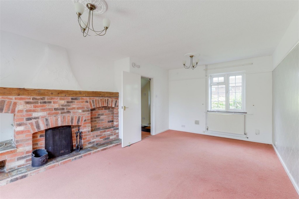 Park Avenue East, Keyworth, Nottinghamshire, NG12 5JZ