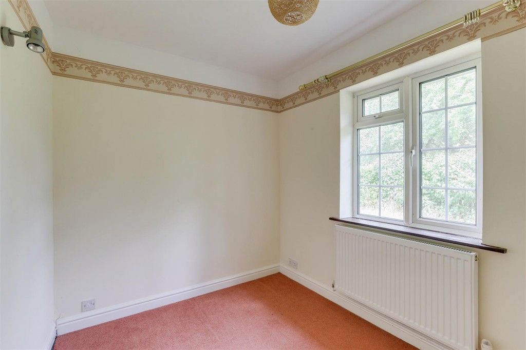 Park Avenue East, Keyworth, Nottinghamshire, NG12 5JZ